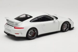 Porsche 911 991 GT3 White With Silver Wheels Minichamps 1:18 113062721 Diecast - image 3 of 8