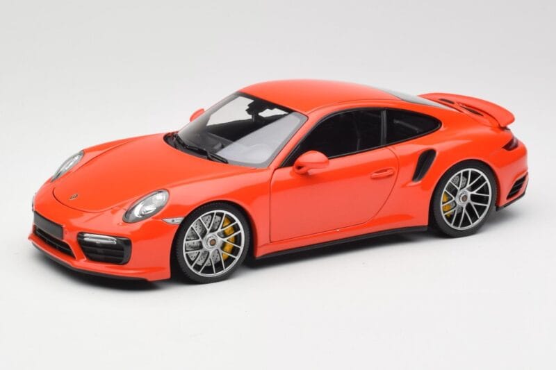 Porsche 911 991 Turbo S Lava Orange Minichamps 1:18 110067120 Diecast