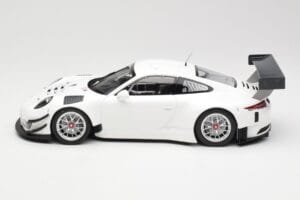 Porsche 911 991.1 GT3 R White With Silver Wheels Minichamps 1:18 153166000 Diecast - image 3 of 6