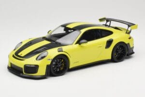 Porsche 911 GT2 RS 991.2 Weissach Package Green Black Wheels Minichamps 1:18 155068300-1 Diecast