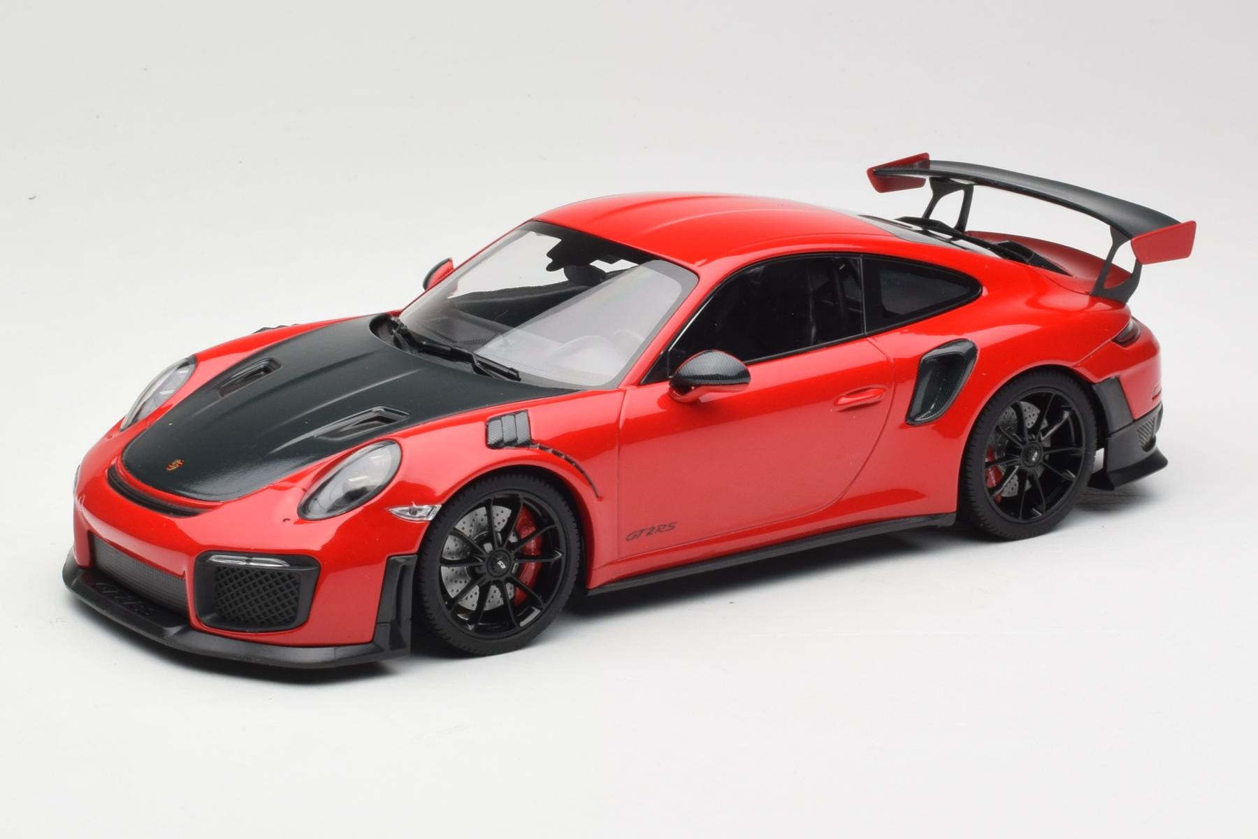 Porsche 911 GT2 RS 991.2 1:18 Red Supercar Diecast