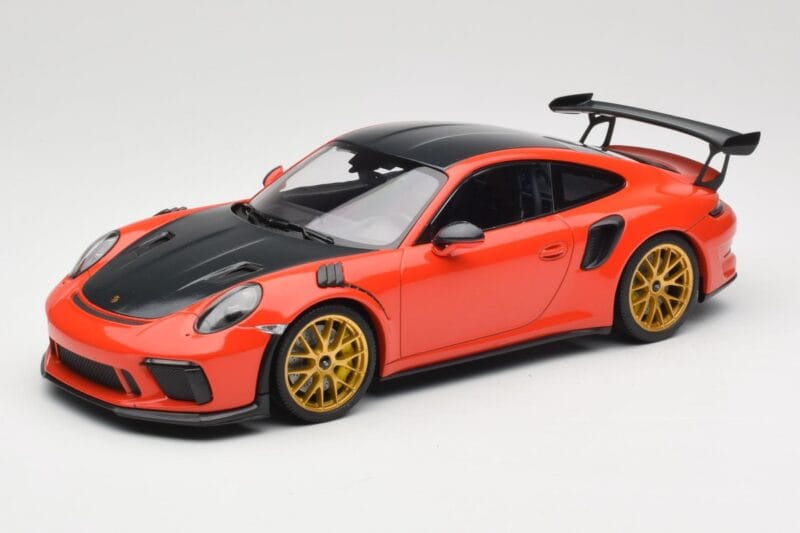 Porsche 911 991.2 GT3 RS Weissach Package Lava Orange Golden Magnesium Wheels Minichamps 1:18 153068227 Diecast