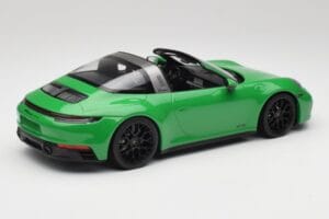 Porsche 911 991.2 Targa 4 GTS British Racing Green Minichamps 1:18 155061065 Diecast - image 2 of 6