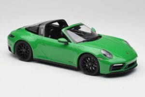 Porsche 911 991.2 Targa 4 GTS British Racing Green Minichamps 1:18 155061065 Diecast - image 4 of 6