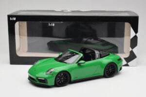 Porsche 911 991.2 Targa 4 GTS British Racing Green Minichamps 1:18 155061065 Diecast - image 6 of 6