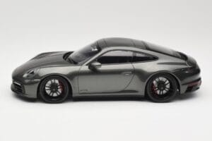 Porsche 911 992 Carrera 4 GTS Green Metallic Minichamps 1:18 155063101 Diecast - image 3 of 6