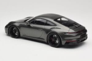Porsche 911 992 Carrera 4 GTS Green Metallic Minichamps 1:18 155063101 Diecast - image 5 of 6