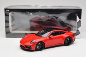 Porsche 911 992 Carrera 4 GTS Red Minichamps 1:18 155063100 Diecast - image 6 of 6