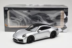 Porsche 911 992 Carrera 4 GTS Silver Minichamps 1:18 155063104 Diecast - image 6 of 6
