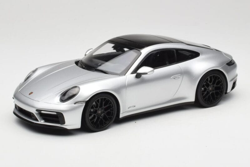 Porsche 911 992 Carrera 4 GTS Silver Minichamps 1:18 155063104 Diecast