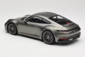 Porsche 911 992 Carrera 4S Aventurine Green Metallic Minichamps 1:18 155067328 Diecast - image 4 of 6
