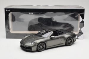 Porsche 911 992 Carrera 4S Cabriolet Mamba Green Metallic Minichamps 1:18 155067337 Diecast - image 6 of 6