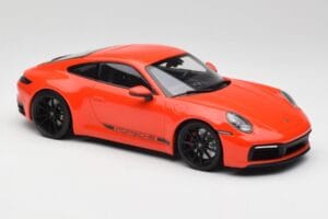 Porsche 911 992 Carrera 4S Lava Orange Minichamps 1:18 155067327 Diecast - image 4 of 6