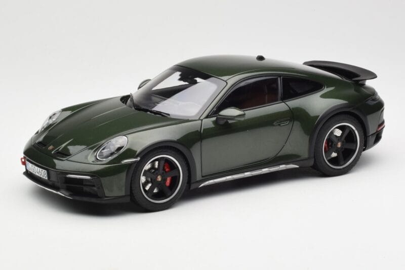Porsche 911 992 Dakar Oak Green Metallic Norev 1:18 187241 Diecast