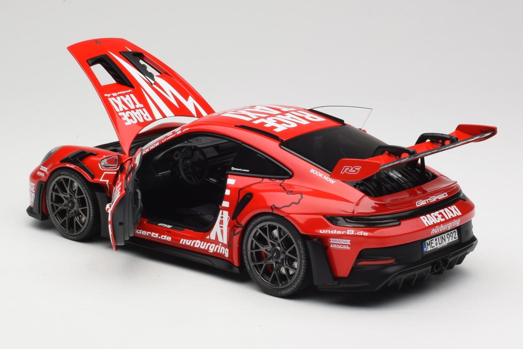 Minichamps Porsche 992 GT3 RS 1:18 Getspeed Guards Red