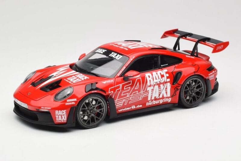 Porsche 911 992 GT3 RS Getspeed Race Taxi Guards Red Minichamps 1:18 110062040 Diecast