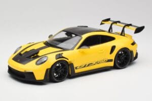 Porsche 911 992 GT3 RS Racing Yellow & Black Wheels Minichamps 1:18 153062245 Diecast