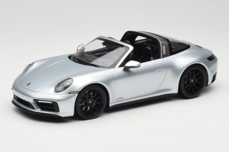 Porsche 911 992 Targa 4 GTS Silver Minichamps 1:18 155061061 Diecast