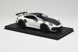 Porsche 911 992 TechArt GTstreet R White With Black Wheels TechArt 1:18 REMC013 Resin - image 4 of 6