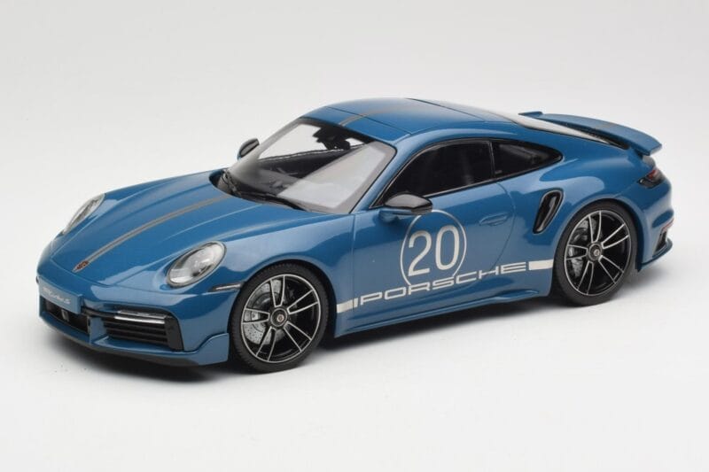 Porsche 911 992 Turbo S Sport Design Package Gentian Blue Metallic Minichamps 1:18 155069170 Diecast