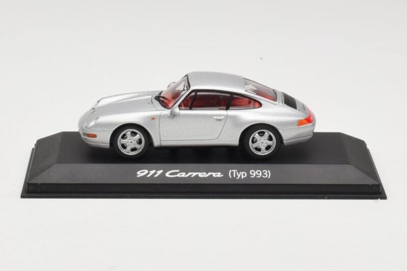 Porsche 911 993 Carrera Silver Minichamps 1:43 WAP02003597 Diecast