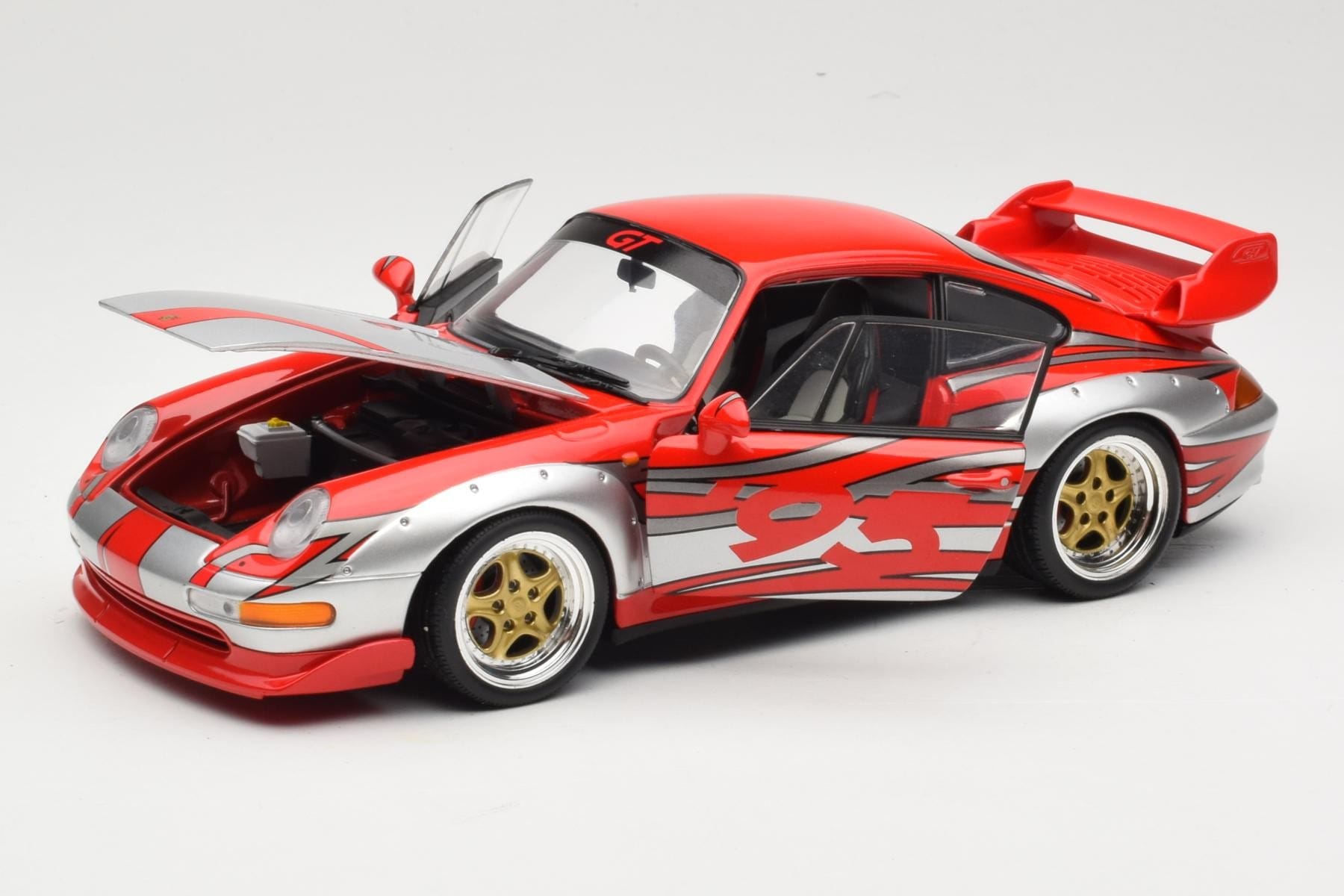 UT Models Porsche 993 GT2 Street Racing 1:18