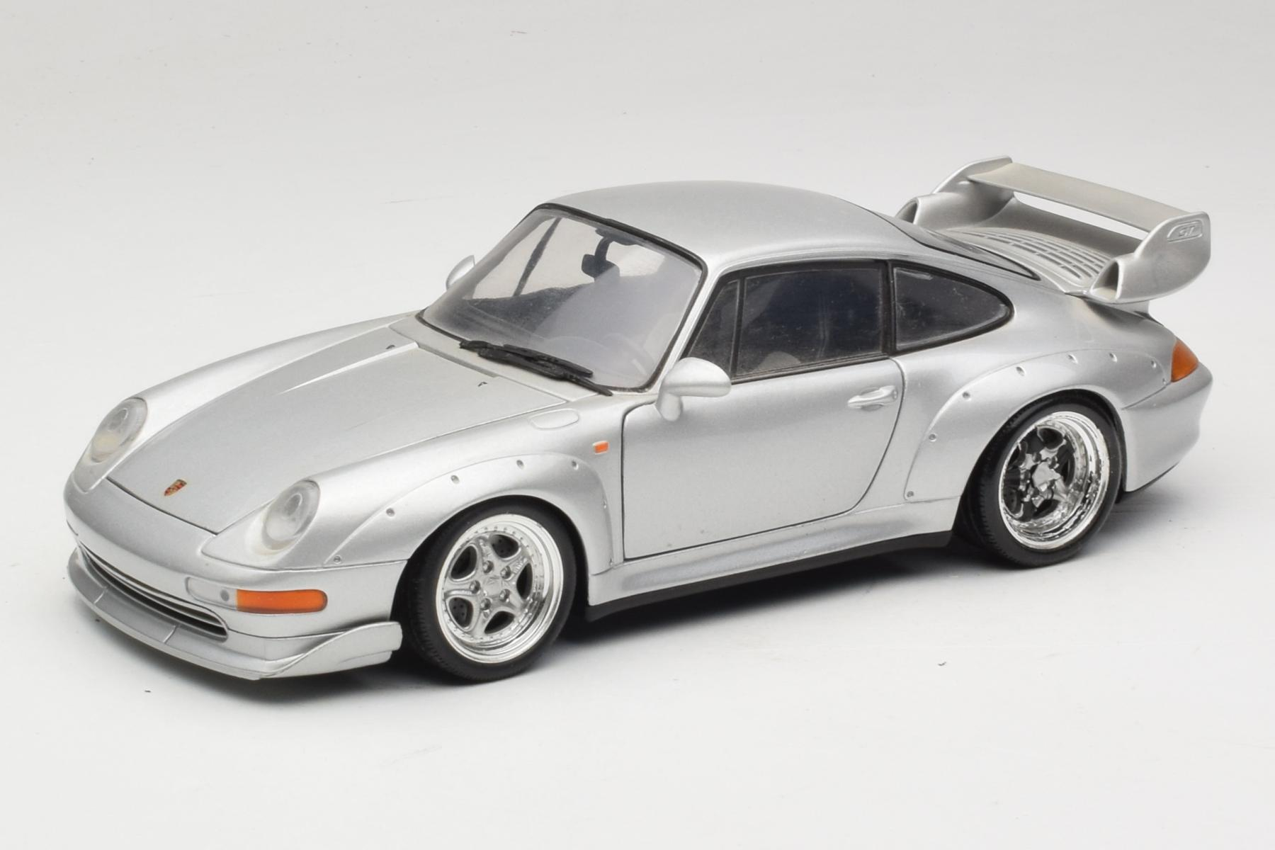 未使用品 レア！ UTモデルズ 1/18 ポルシェ 911 GT2 シルバー 銀 UT Models Porsche 993 GT2 1:18 Silver Diecast Replica
