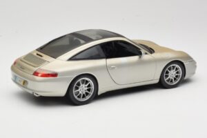 Porsche 911 996 Carrera 4S Silver Maisto 1:18 WAP02102212 Diecast - image 3 of 8