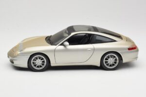 Porsche 911 996 Carrera 4S Silver Maisto 1:18 WAP02102212 Diecast - image 4 of 8