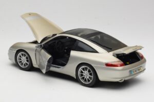 Porsche 911 996 Carrera 4S Silver Maisto 1:18 WAP02102212 Diecast - image 5 of 8