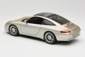 Porsche 911 996 Carrera 4S Silver Maisto 1:18 WAP02102212 Diecast - image 7 of 8