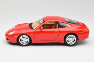 Porsche 911 996 Carrera Red Bburago 1:18 3385 Diecast - image 4 of 8