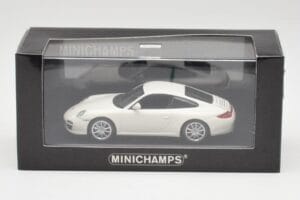 Porsche 911 997 Carrera 4S Carrara White Minichamps 1:43 403066431 Diecast - image 4 of 4
