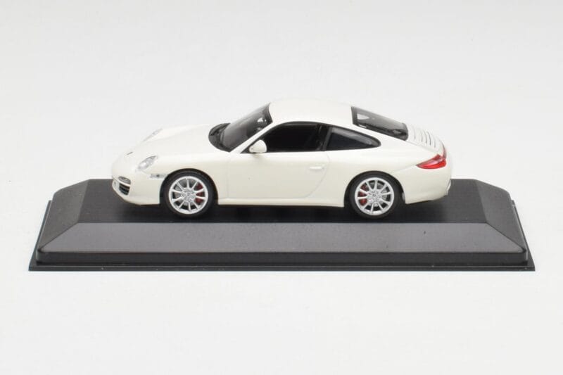 Porsche 911 997 Carrera 4S Carrara White Minichamps 1:43 403066431 Diecast