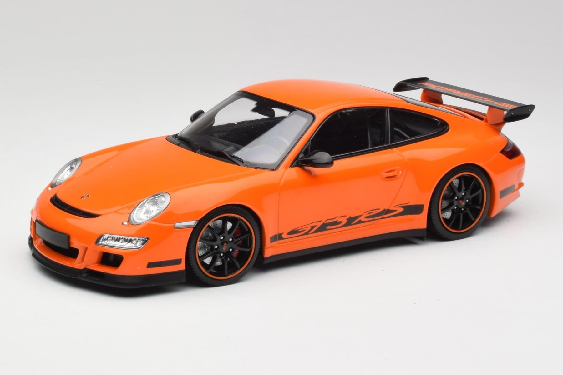 Minichamps Porsche 997 GT3 RS 1:18 Diecast Orange