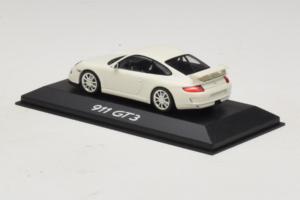 Porsche 911 997 GT3 White Minichamps 1:43 WAP02012016 Diecast - image 3 of 5