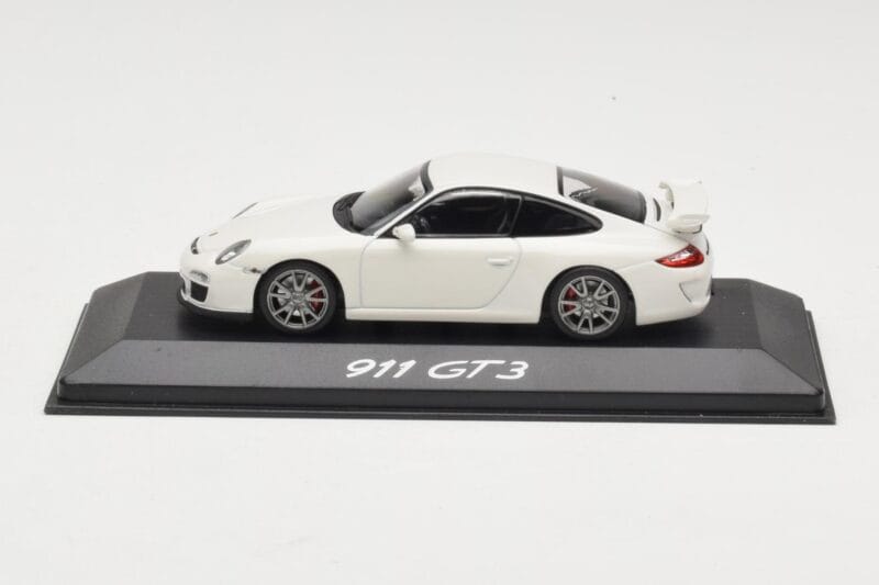 Porsche 911 997 GT3 White Minichamps 1:43 WAP0202080C Diecast