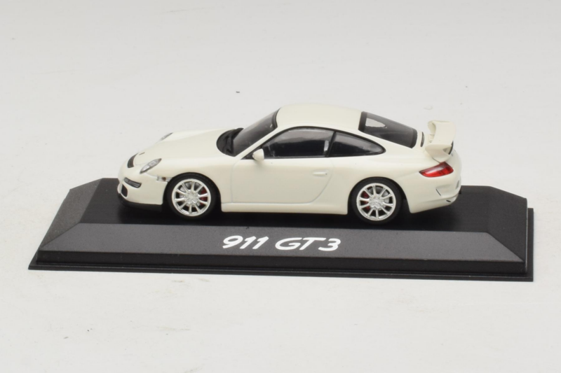 Porsche 911 997 GT3 White Minichamps 1:43 Porsche 911 997 GT3 White Minichamps 1:43 WAP02012016 Diecast