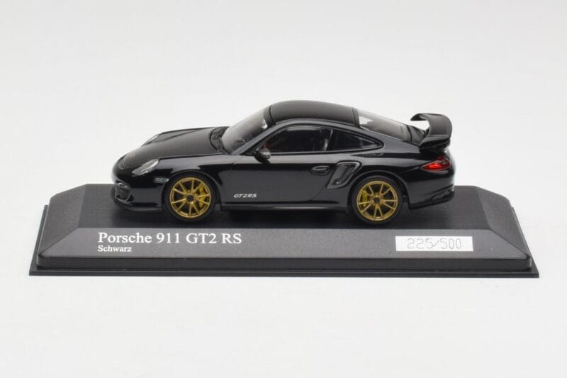 Porsche 911 997.2 GT2 RS Black with Golden Wheels Minichamps 1:43 400069402 Diecast