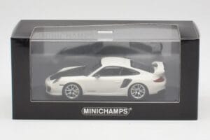 Porsche 911 997.2 GT2 RS White with Silver Wheels Minichamps 1:43 400069405 Diecast - image 4 of 4
