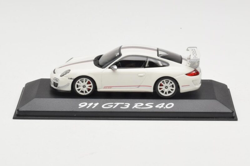 Porsche 911 997.2 GT3 RS 4.0 White Minichamps 1:43 Porsche 911 997.2 GT3 RS 4.0 White Minichamps 1:43 WAP0200010C Diecast