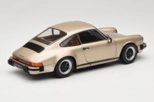 Porsche 911 Carrera 3.2 Bronze Solido 1:18 S1802602 Diecast - image 3 of 8