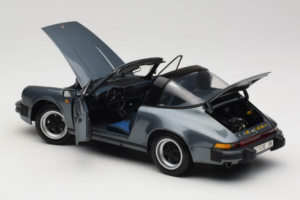Porsche 911 SC Silver Minichamps 1:18 100063060 Diecast - image 5 of 8