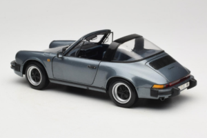 Porsche 911 SC Silver Minichamps 1:18 100063060 Diecast - image 7 of 8