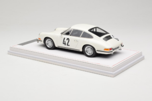 Porsche 911 S #42 R. Buchet / H. Linge Auguste Veuillet 24 Hours of Le Mans Class Winner 1967 IVY Merit 1:18 REMC006 Resin - image 5 of 6