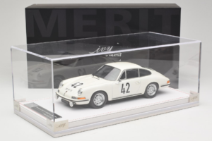 Porsche 911 S #42 R. Buchet / H. Linge Auguste Veuillet 24 Hours of Le Mans Class Winner 1967 IVY Merit 1:18 REMC006 Resin - image 6 of 6
