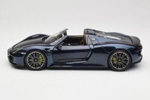 Porsche 918 Spyder Blue Metallic Minichamps 1:18 113062434 Diecast - image 4 of 8