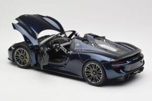 Porsche 918 Spyder Blue Metallic Minichamps 1:18 113062434 Diecast - image 5 of 8