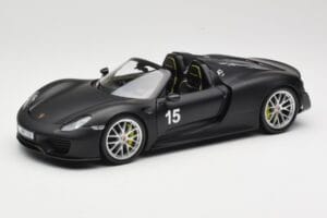 Porsche 918 Spyder Weissach Package Matt Black Minichamps 1:18 110062444 Diecast