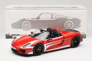Porsche 918 Spyder Weissach Package Red & White Stripes Minichamps 1:18 110062442 Diecast - image 9 of 9
